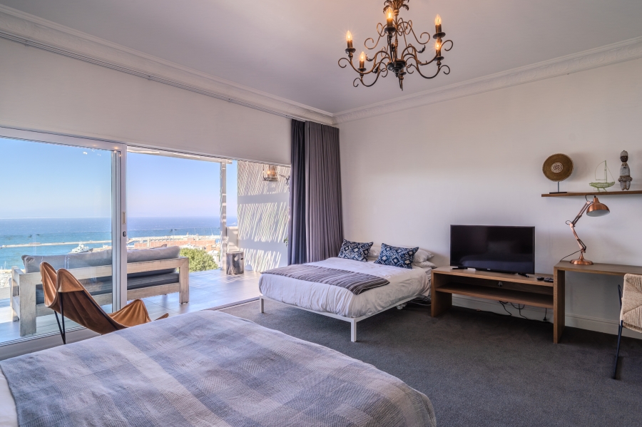 5 Bedroom Property for Sale in Simons Kloof Western Cape